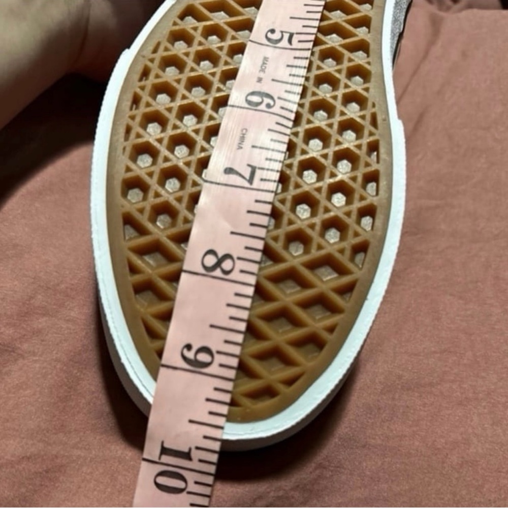 New in Box Women's Asher Platform Checkered Shoes size 5 - Picture 7 of 8